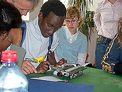 Schreiben an der Brailleschreibmaschine Schreiben an der Brailleschreibmaschine